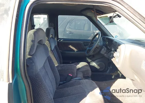 1996 GMC Sonoma из США, поврежденный, VIN 1GTCS1943T8508309